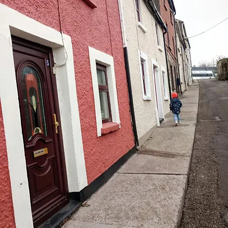 Pansiyon Comfy Bedroom And Private Bathroom On The Floor Of A -10 Mins Walk To The Center - Free Parking - Convenient To Apple Campus Cork